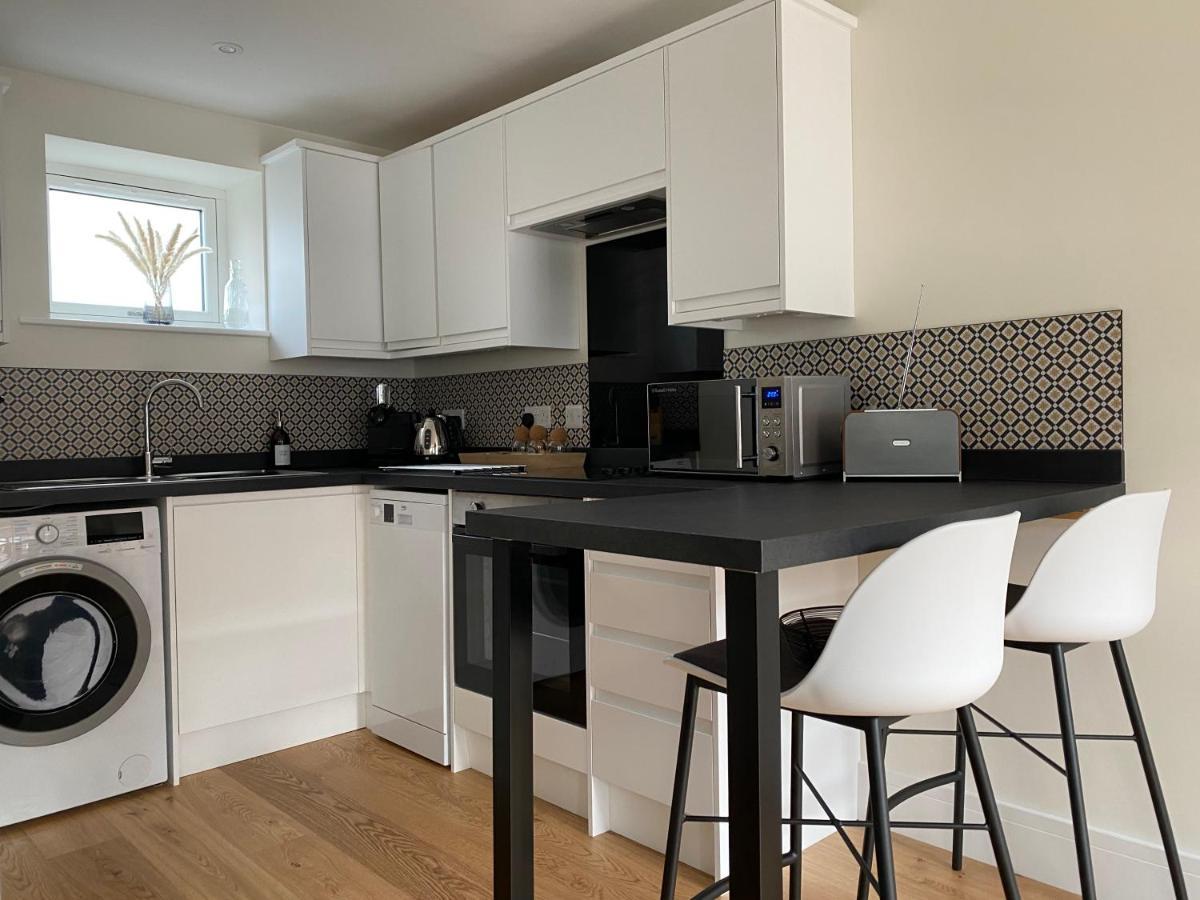 New Studio Apartment - Minutes Walk To Cathedral Salisbury Kültér fotó